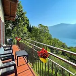 Tivano, Balcone Con Vista