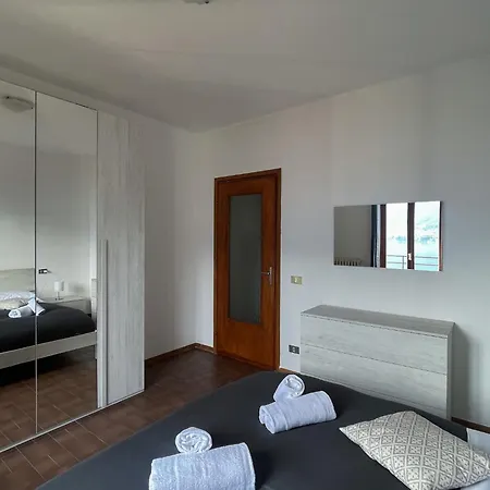 Apartament Tivano, Balcone Con Vista *
